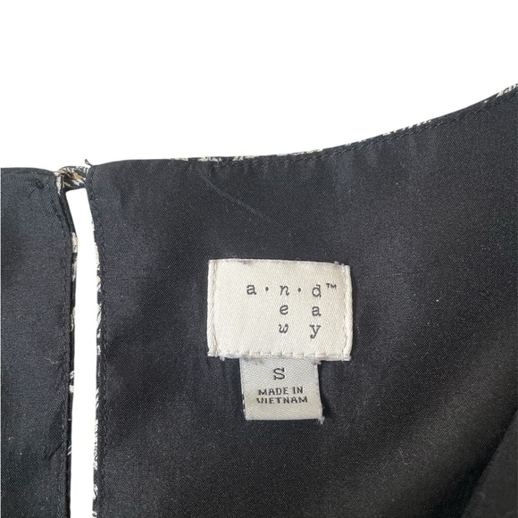 A New Day Women’s Printed Bell Sleeve Shift Dress Black Small - Picture 4 of 7